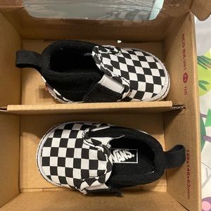 Baby boy Vans Slip on V Crib 1